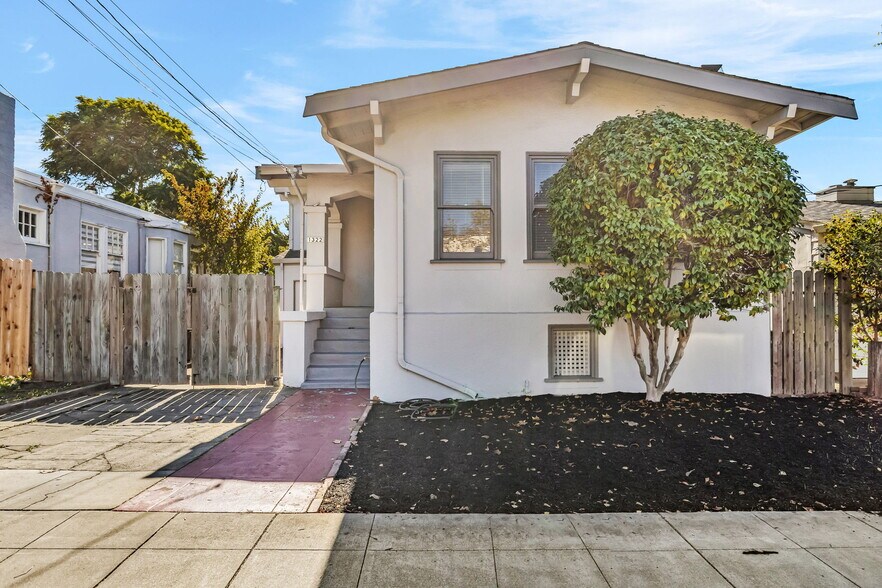 Primary Photo - 1322 Marin Ave