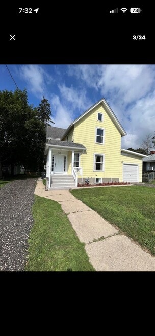 Building Photo - 409 Douglas St