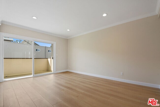 Building Photo - 4710 La Villa Marina