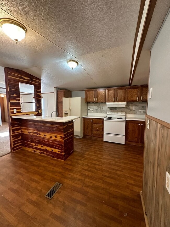Building Photo - Owner financing only