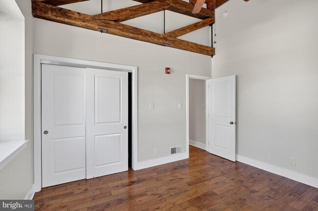 Building Photo - 1420 E Susquehanna Ave