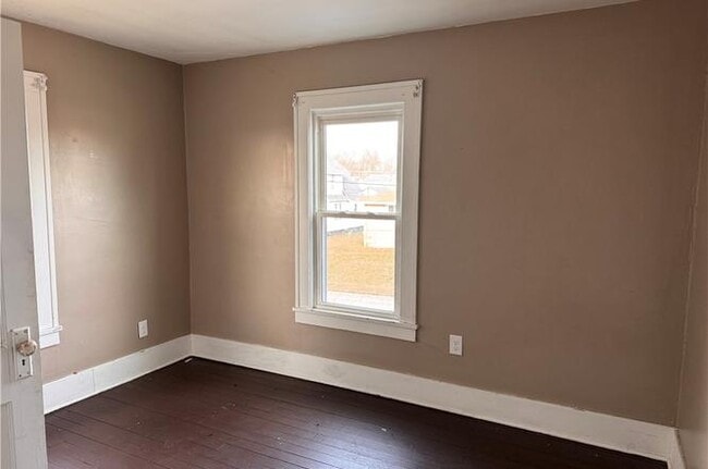 Building Photo - 400 Emerson Ave