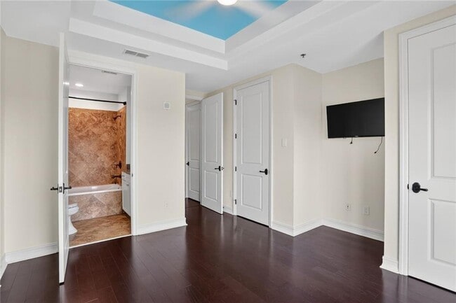 Building Photo - 2233 Peachtree Rd NE