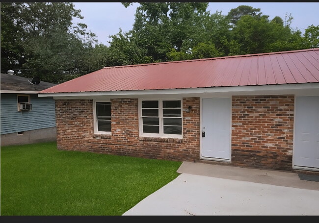 Primary Photo - 2849 New Clinton Rd