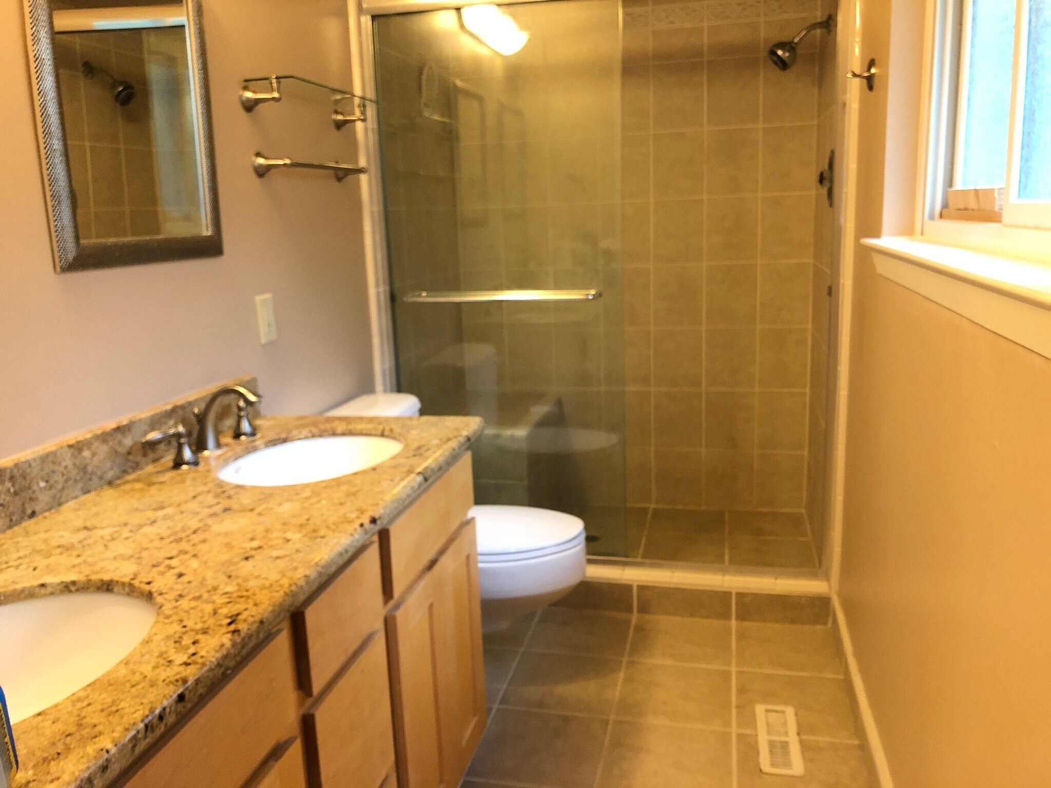 Building Photo - 251 Silverado Ct