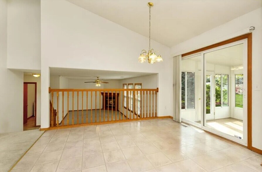 Building Photo - 2412 Emma Ave