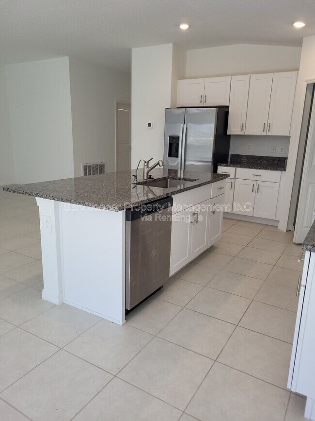 Building Photo - 2240 Gatsby Ln