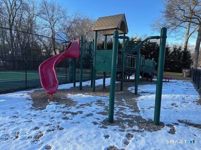 Building Photo - 15 Oakwood Rd