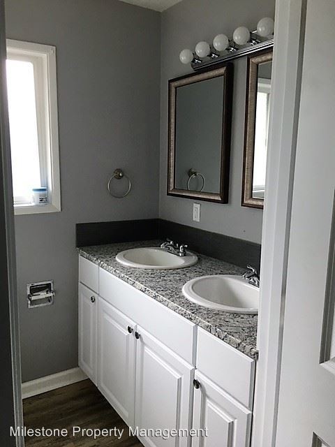Interior Photo - Park Lake