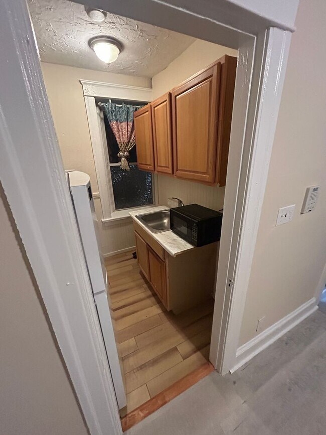 Building Photo - 1 Hitchcock Rd