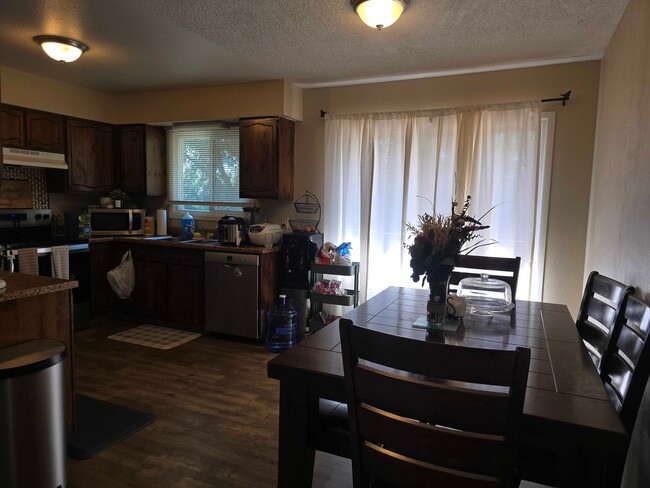 Building Photo - Spacious 5-Bedroom Bi-Level Home Near F.E. Warren AFB!