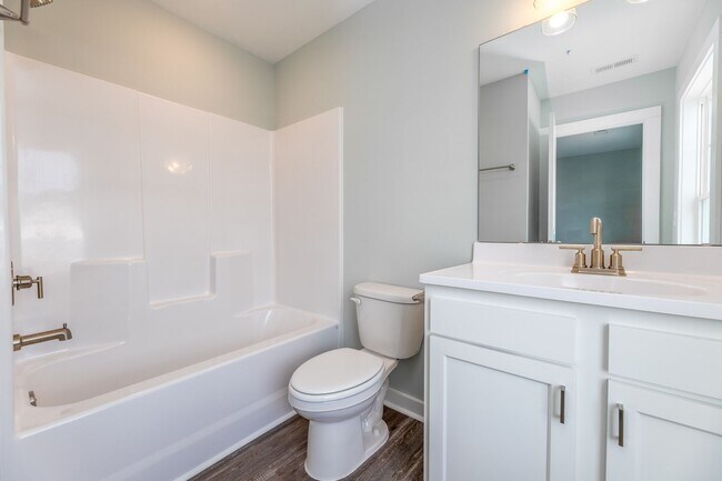 Building Photo - Move In Special! 3 Bedroom Townhome each w...