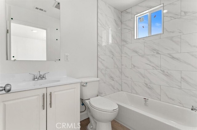 Building Photo - 711 W 80th St