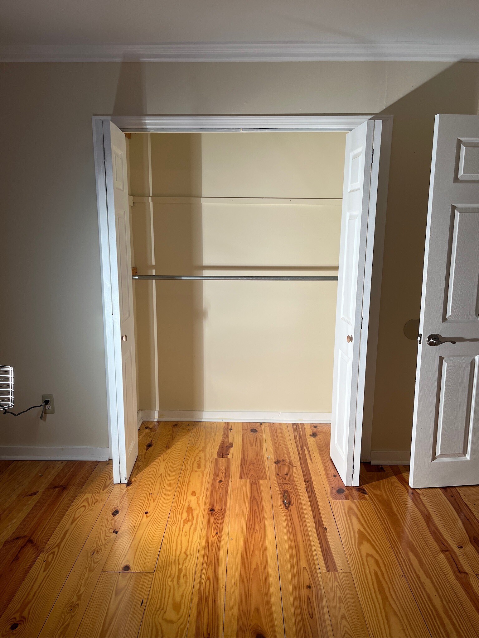 Building Photo - 289 White Bridge Rd