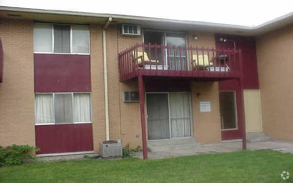 Building Photo - 1355 Ohmer Ave