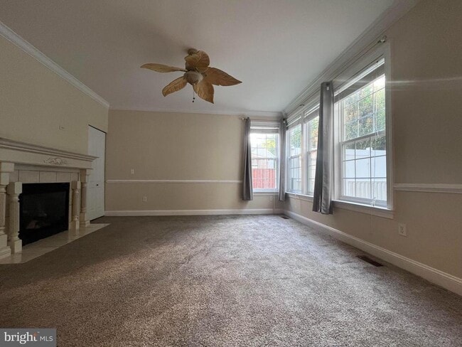 Building Photo - 115 Topaz Cir