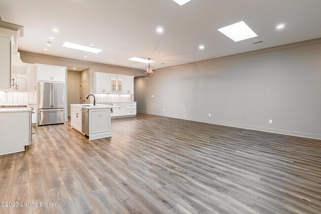 Building Photo - 10506 Meeting St