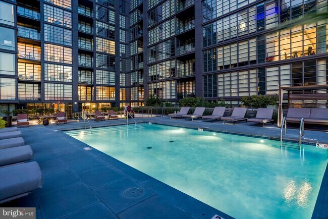 Building Photo - Designer-Furnished Waterfront Living at VIO Condominiums!