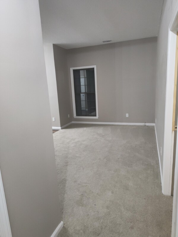 Building Photo - 96 Poquonock Ave