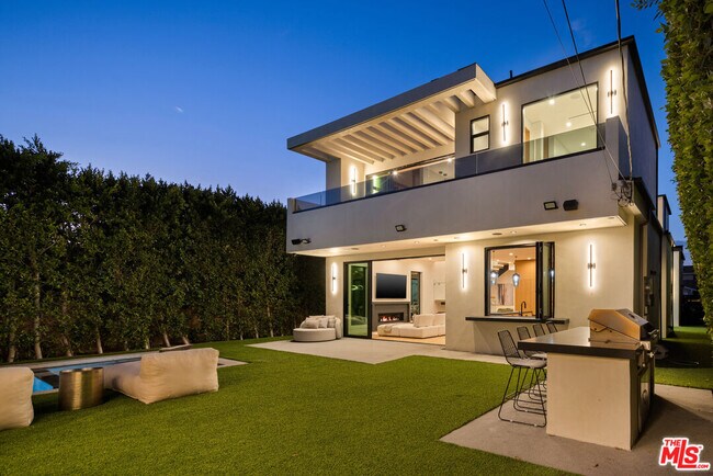 Building Photo - 14822 Hesby St