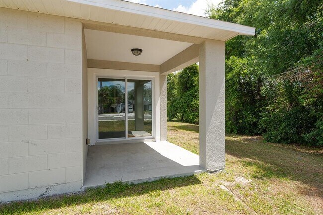 Building Photo - 2036 Hillview Cir