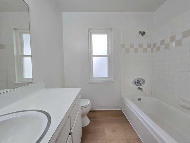 Building Photo - Henderson