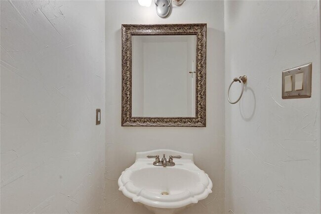 Building Photo - 5407 Merrywing Cir