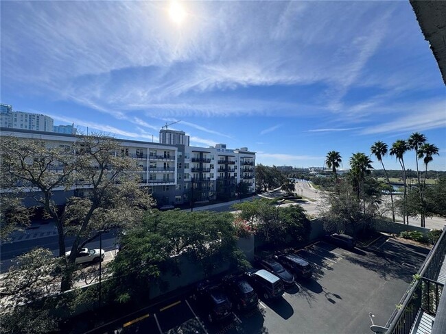 Building Photo - 201 W Laurel St