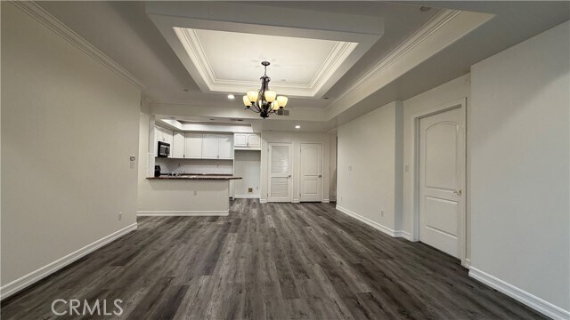 Building Photo - 414 E Valencia Ave