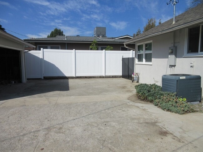 Building Photo - 17074 Horace St