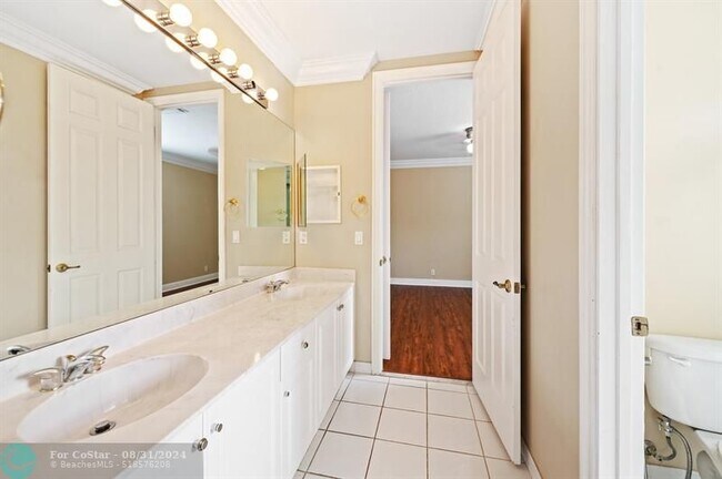 Building Photo - 11515 NW 75th Manor
