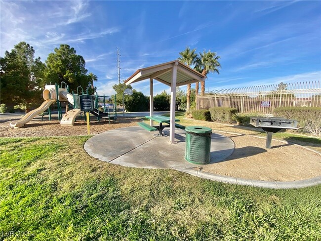 Building Photo - 7320 Laburnum St