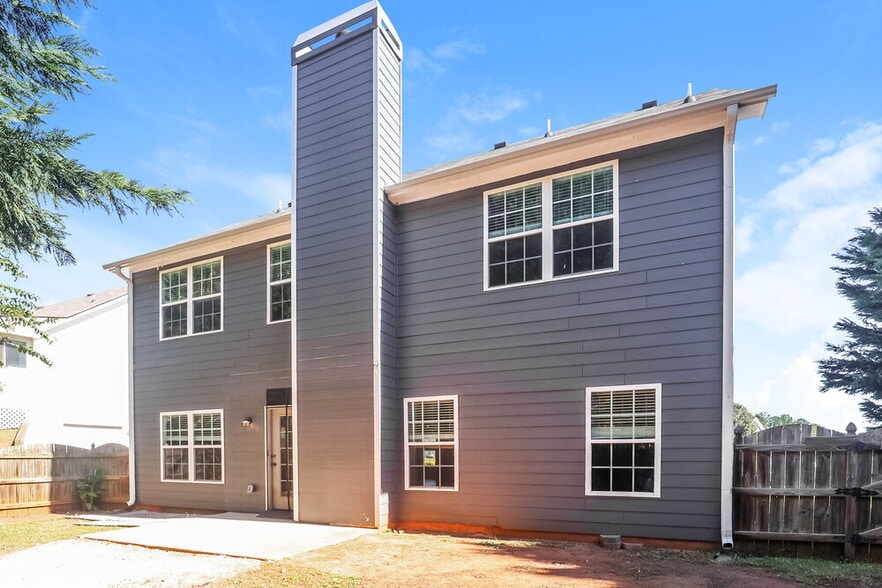 Building Photo - 323 Oakhaven Way