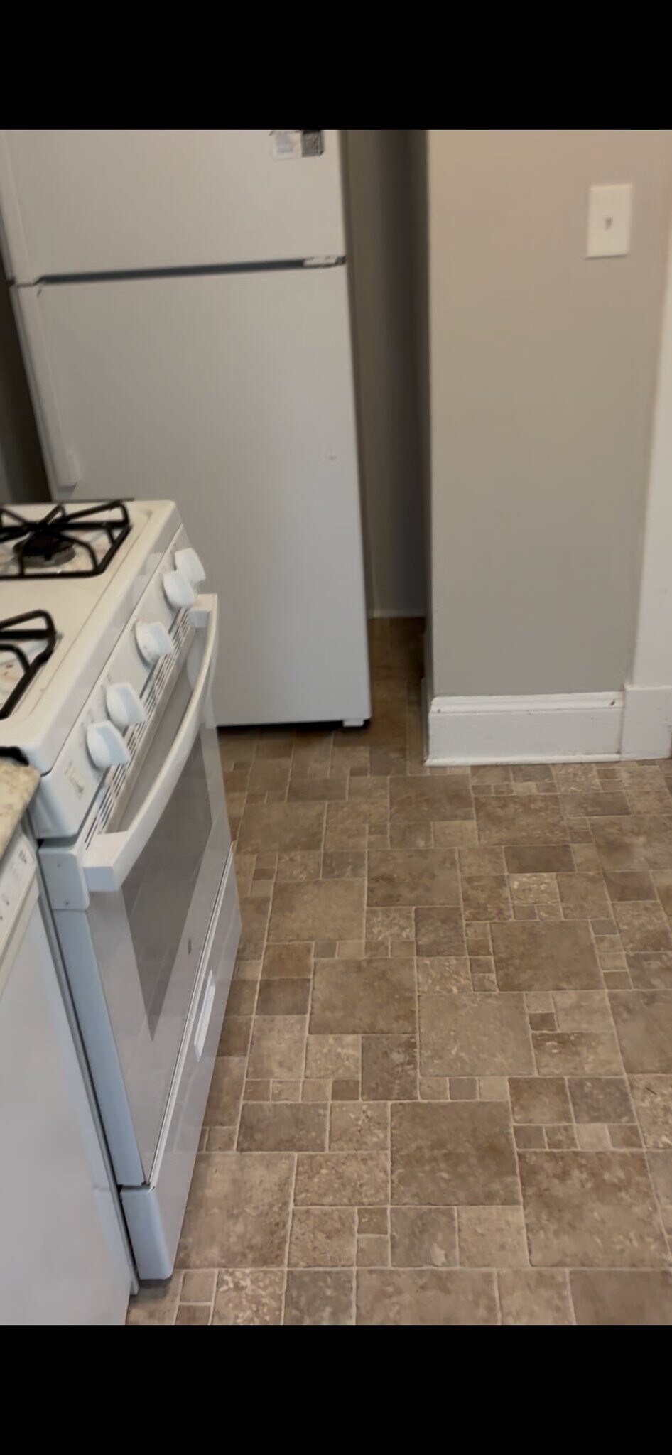 Building Photo - 1305 Mott Ave