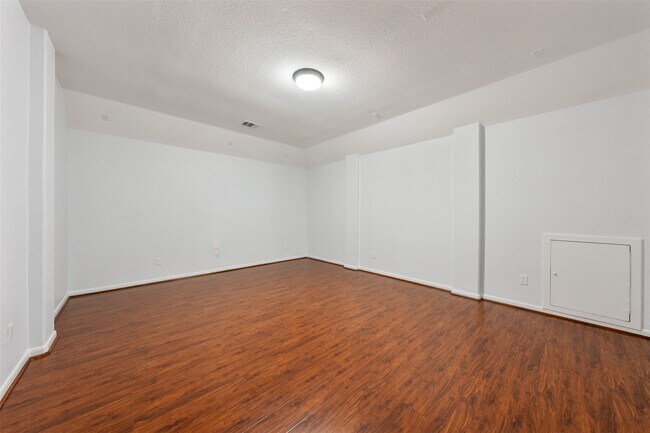 Building Photo - 2642 Tacoma Springs Dr