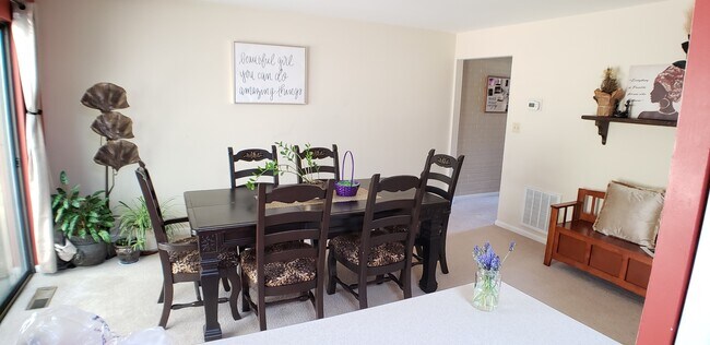 Building Photo - 222 Harvest Dr