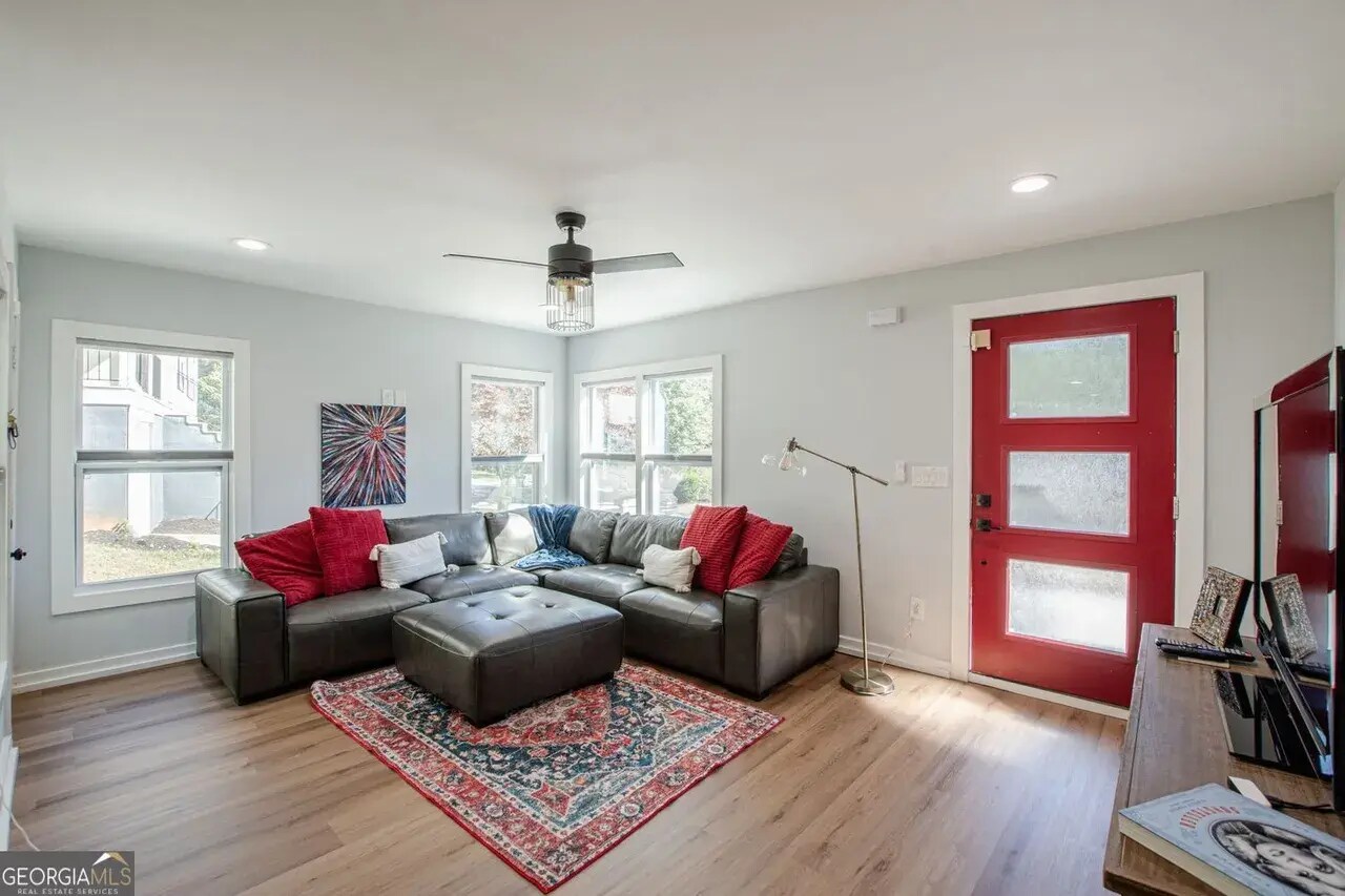 Building Photo - 2657 Blount St