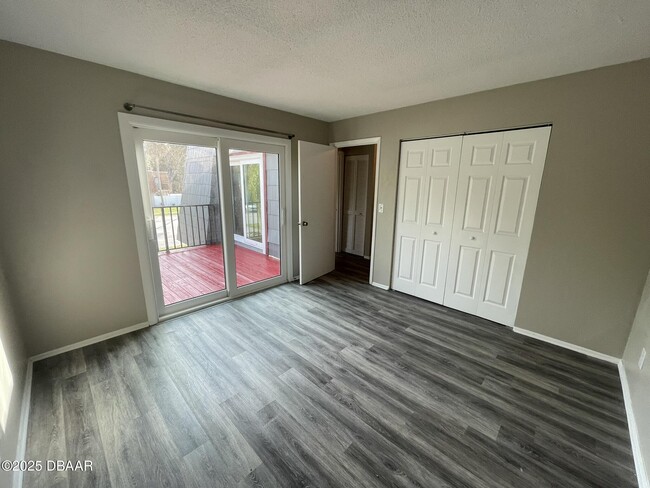 Building Photo - 97 Springwood Square