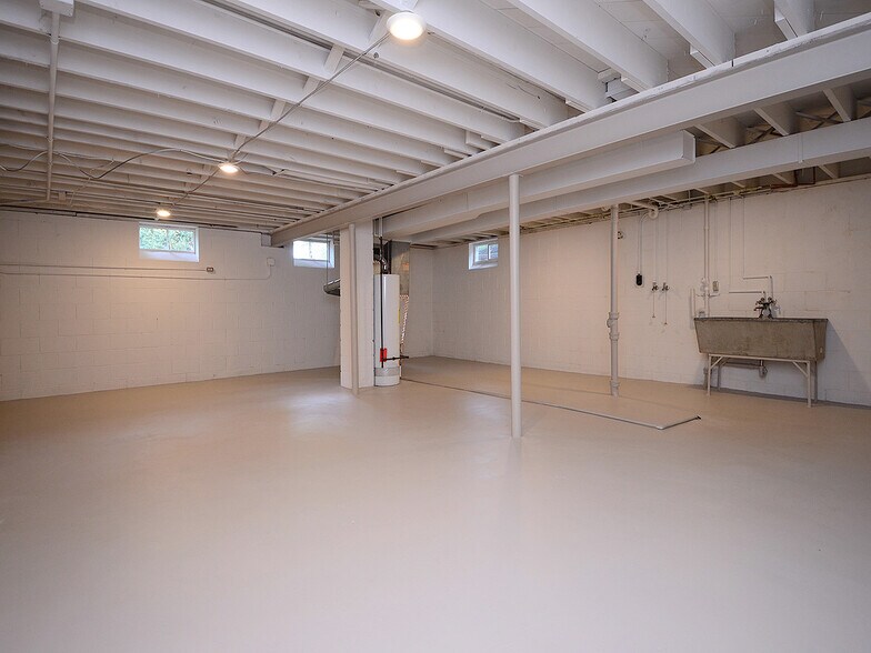 Building Photo - 3334 S 82nd St