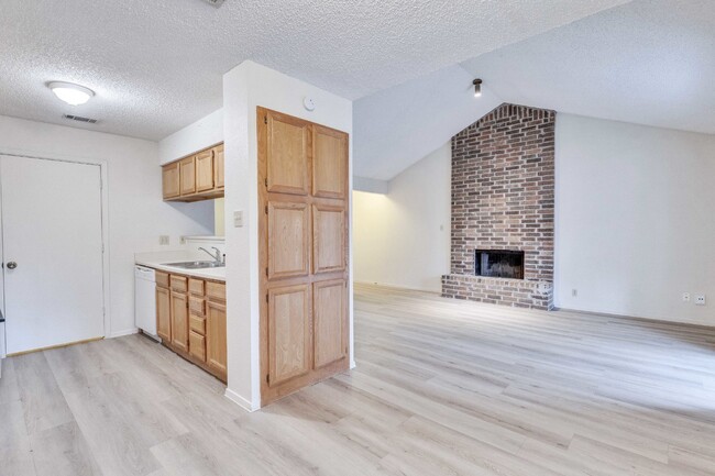 Building Photo - Upstairs Two Bedroom Unit in Fourplex with...