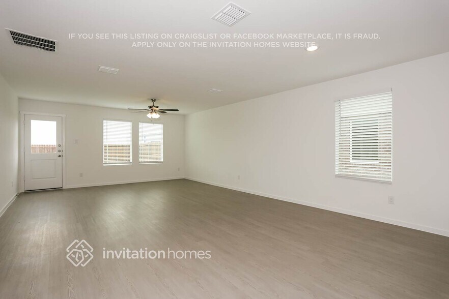 Building Photo - 905 Carrick Dr