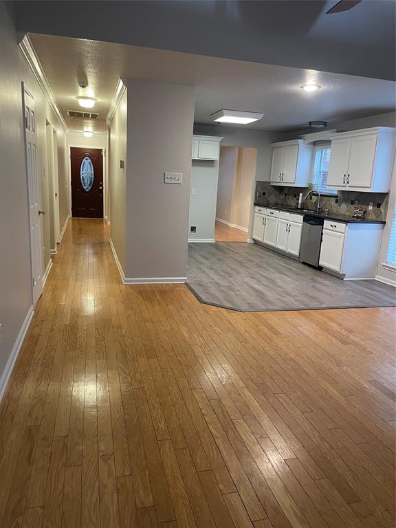Building Photo - 8838 Fondren Village Dr