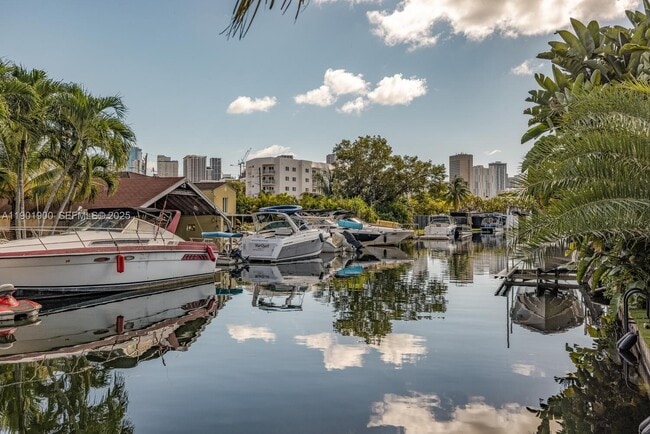 Building Photo - 901 NW 7th Street Rd