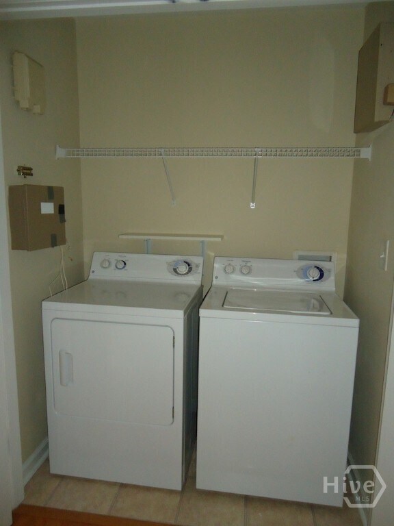 Building Photo - 1035 Barnett Shoals Rd