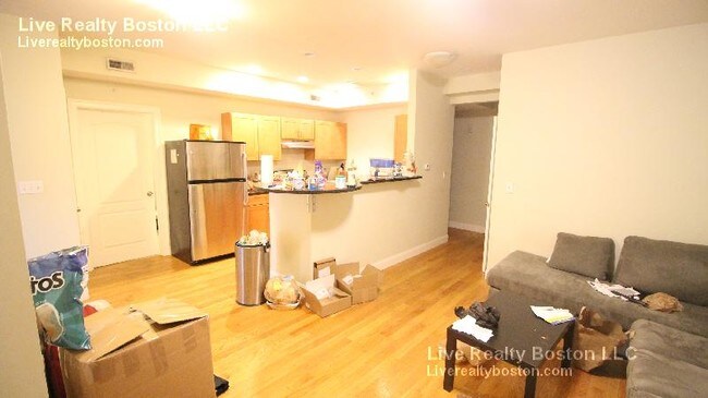 Building Photo - 141 Brighton Ave