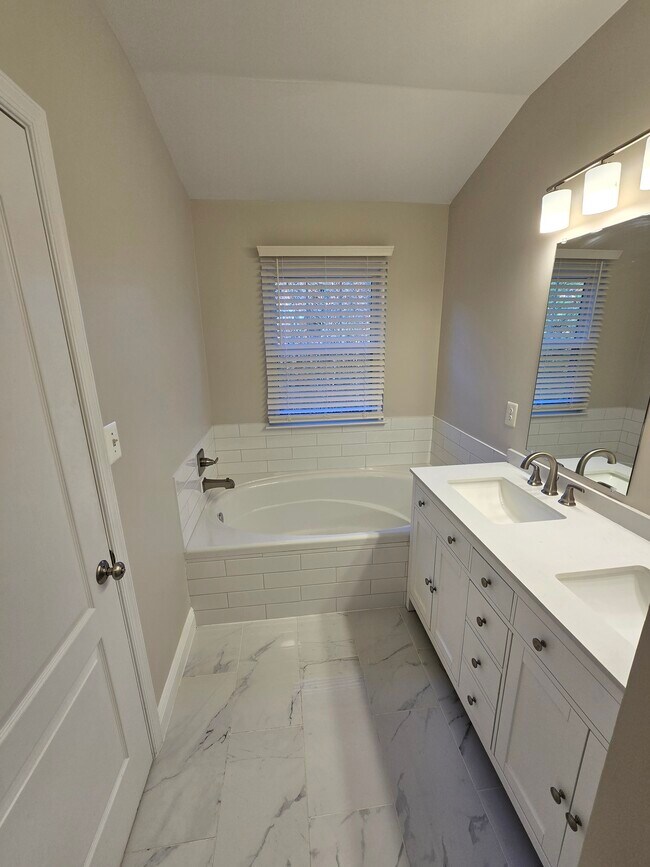 Building Photo - 1772 Sea Pine Cir