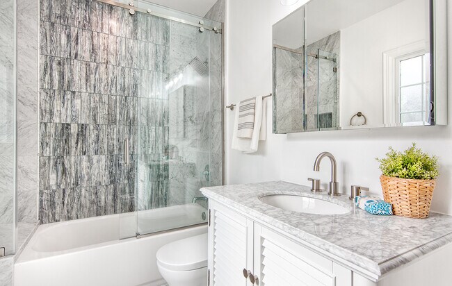 Building Photo - 422 Smithwood Dr