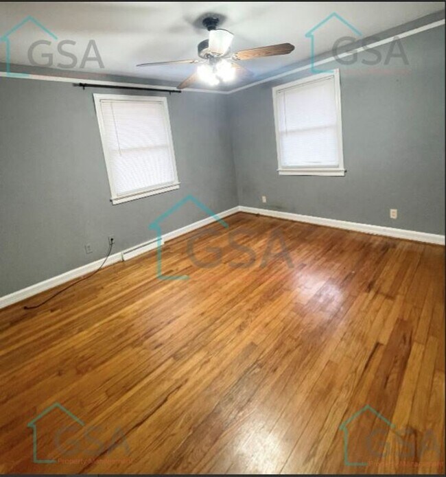 Building Photo - Two Bedroom Two Bath