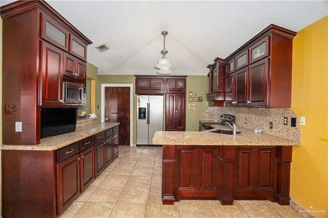 Building Photo - 1801 Crown Pointe Blvd