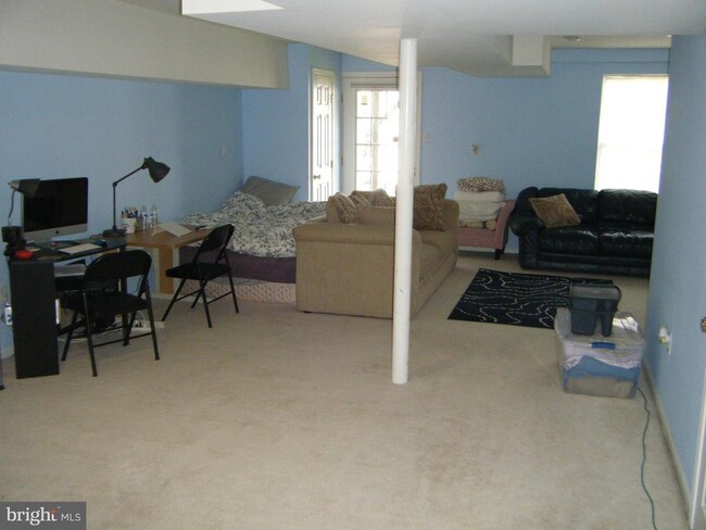 Building Photo - 467 Glenn Rose Cir